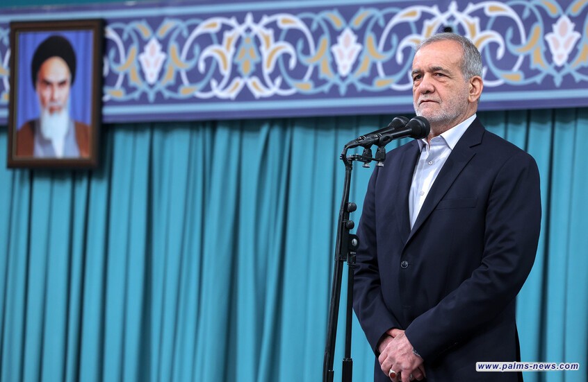 الرئيس الإيراني يقيل نائبه بسبب رحلة فاخرة